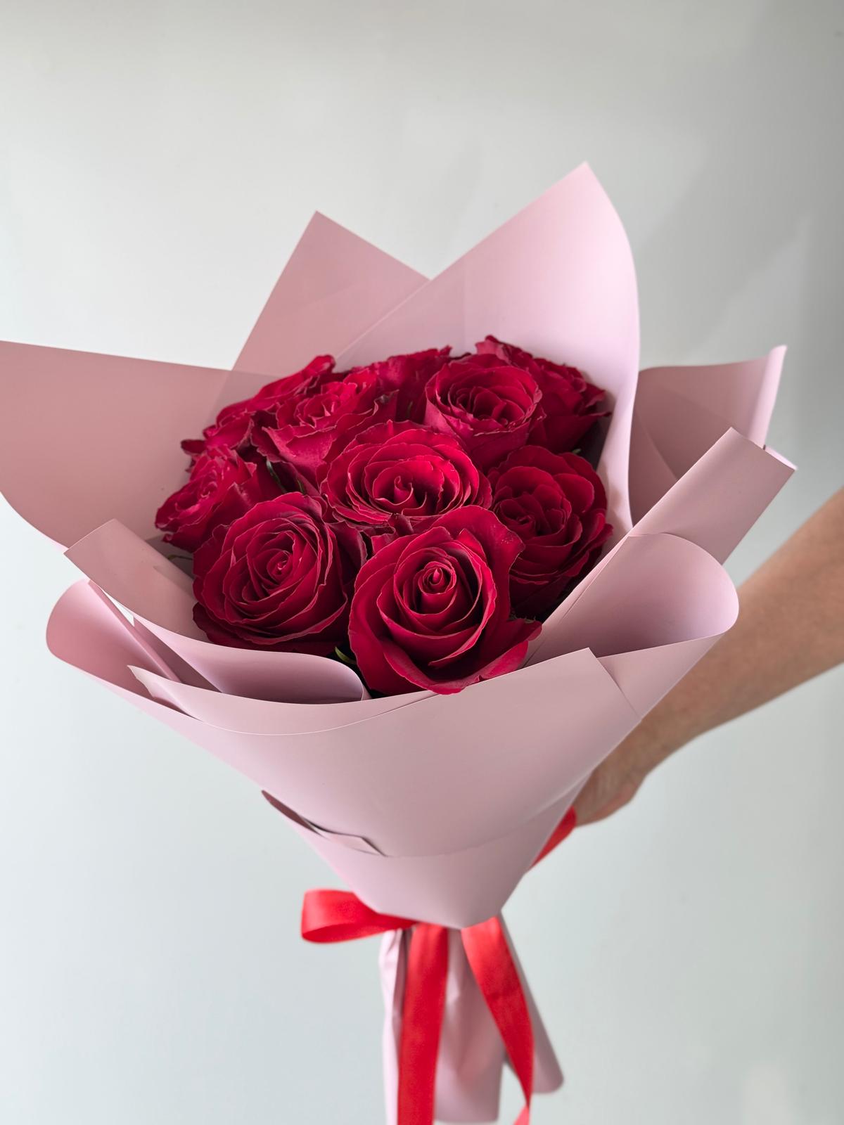10 red roses bouquet