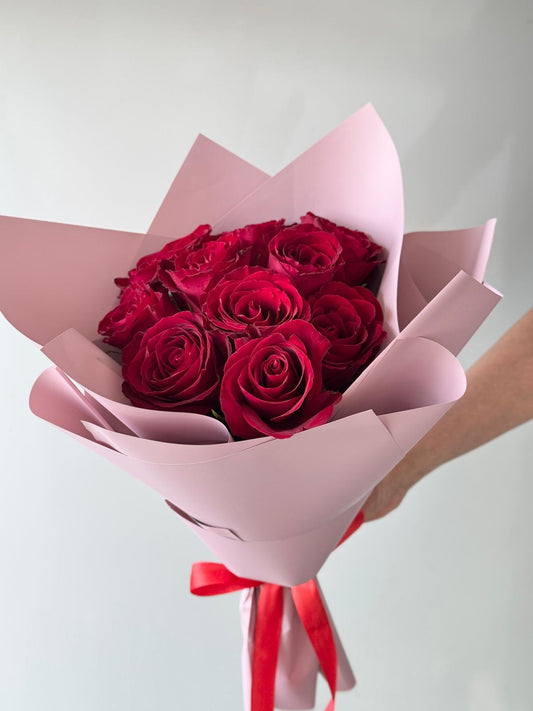 10 red roses bouquet