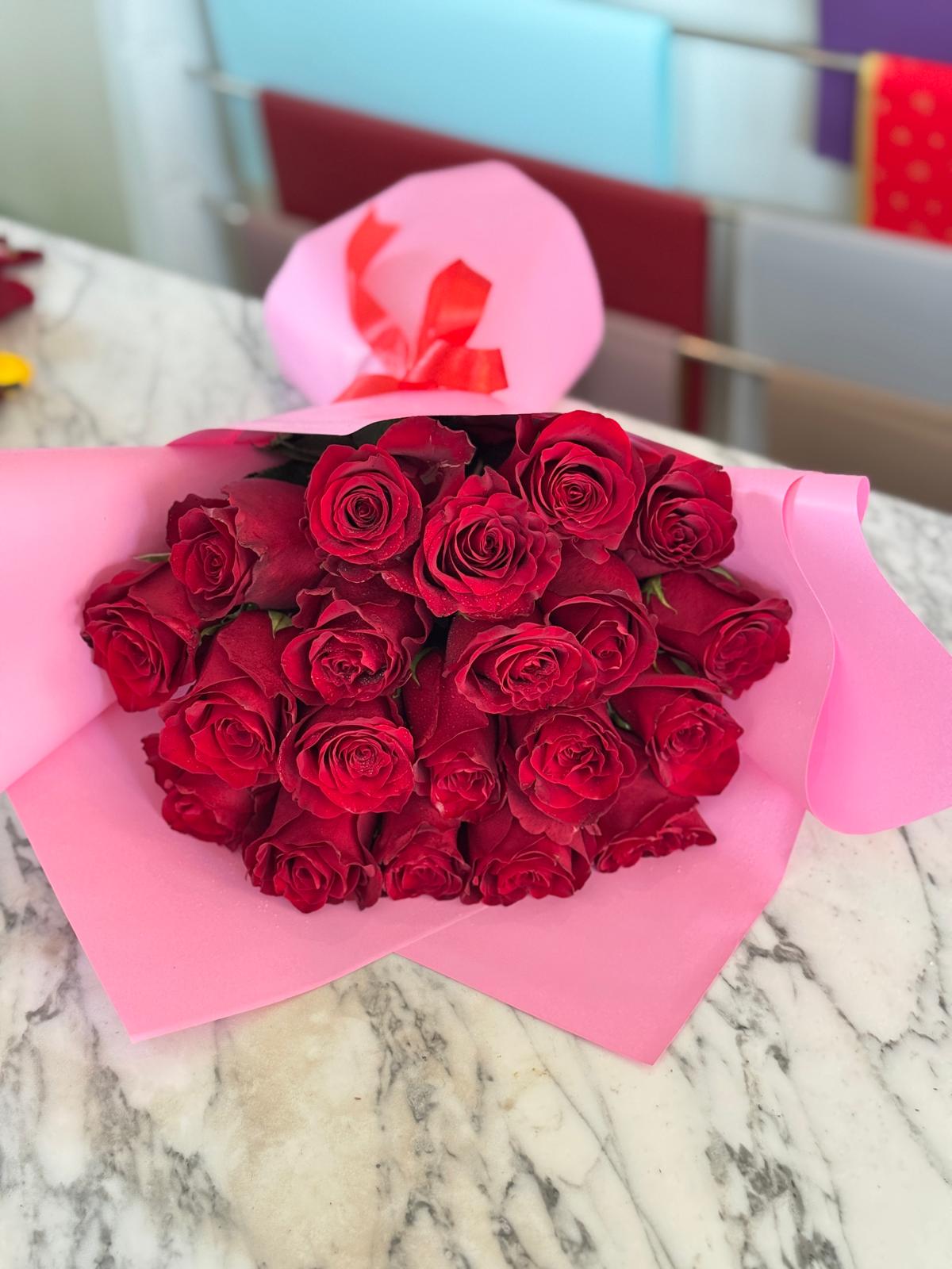 Red roses bouquet 20 pic