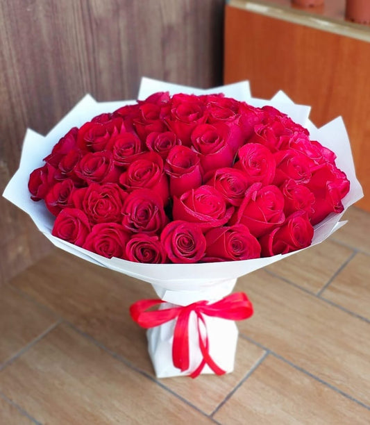 50 red roses bouquet