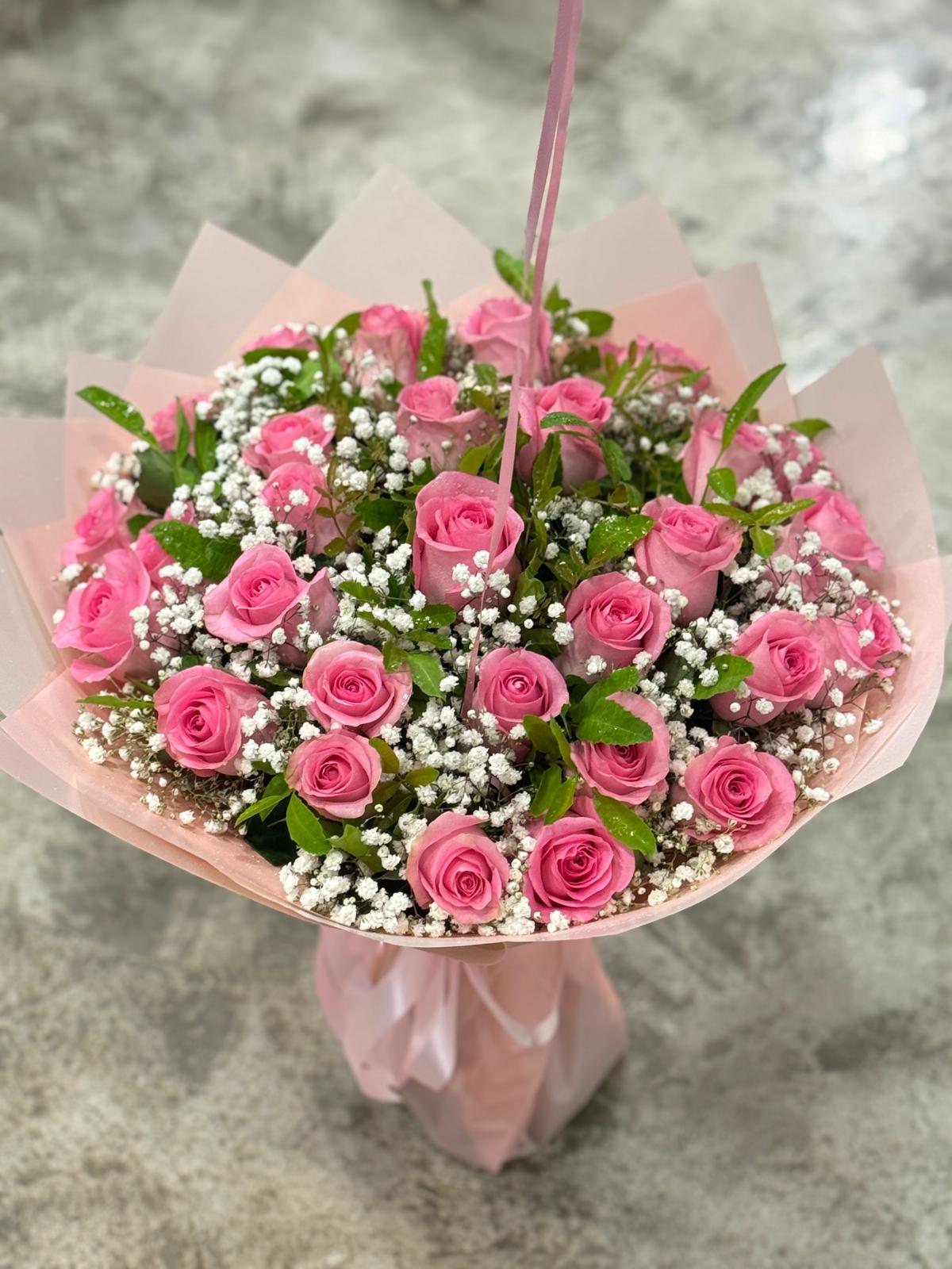 Pinkish bouquet 35 roses